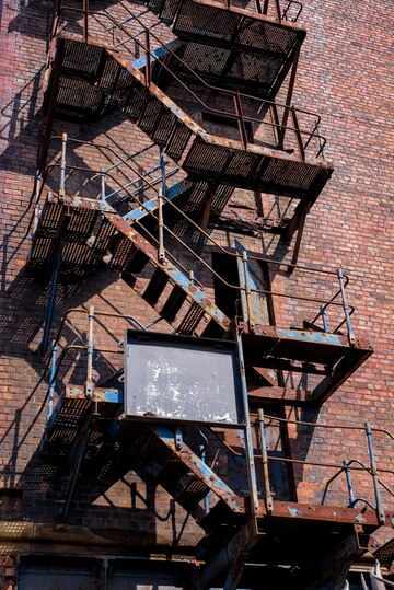 Dismantling of an existing structure