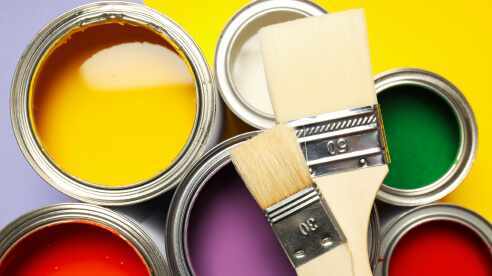 Pittura con vernice colorata